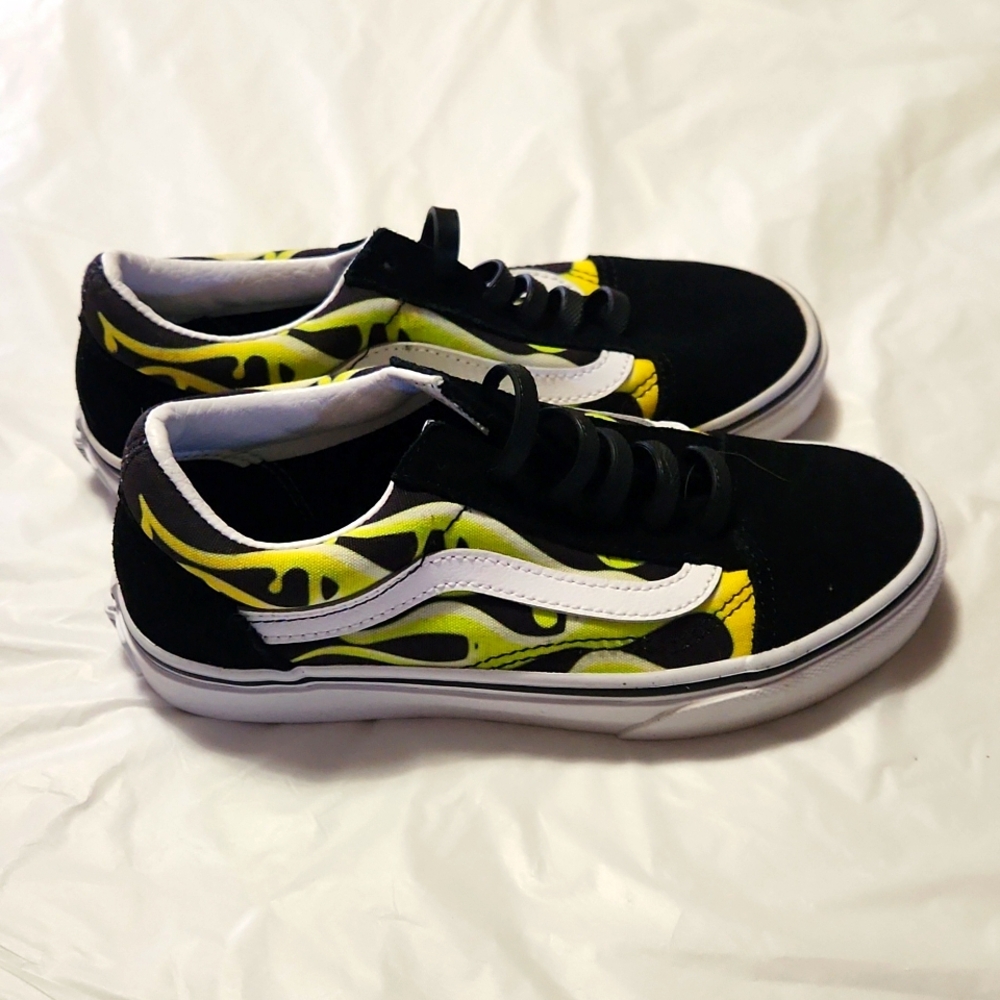 NWOT VANS old skool size 2